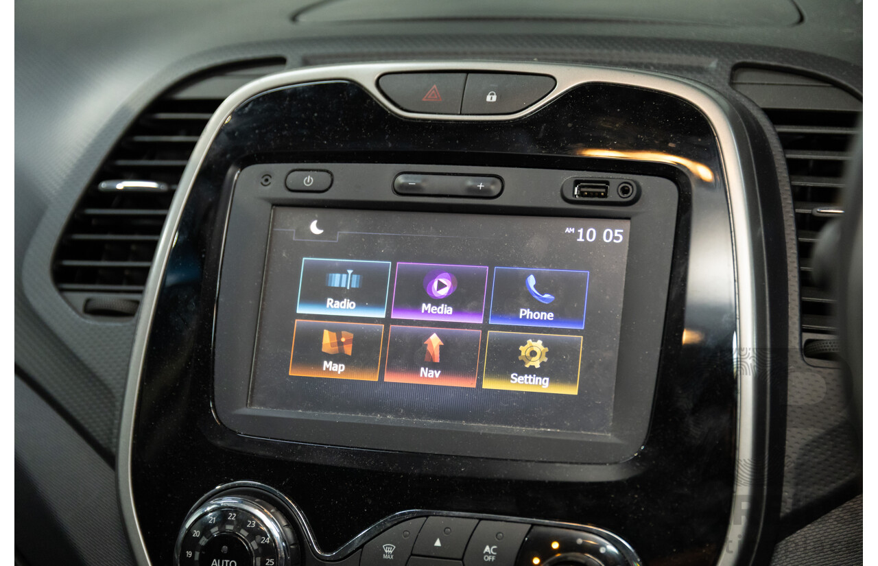 01/2016 Renault Captur Expression (FWD) J87 4d Wagon Ivory White Turbo 1.2L