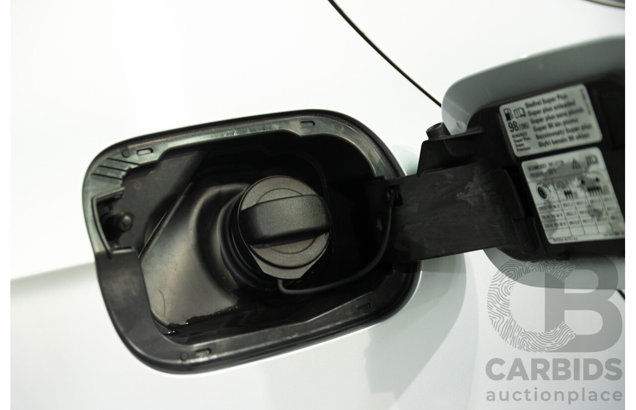 11/2016 Skoda Superb 206 TSI (4x4) NP MY17 4d Sedan Brilliant Silver Metallic Turbo 2.0L