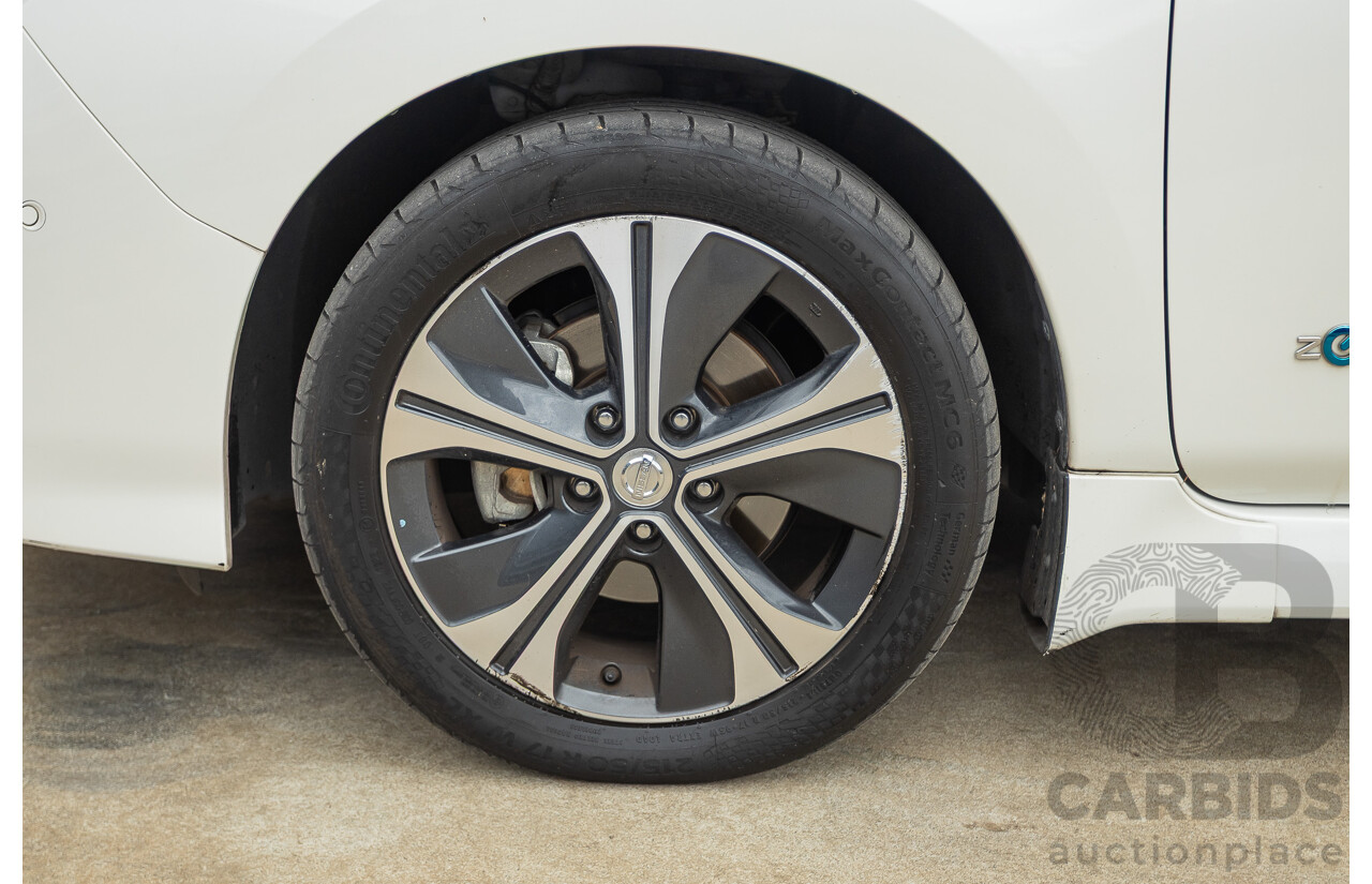 02/2018 Nissan Leaf ZE1 5d Hatchback Ivory Pearl /Dark Blue Pearl Dedicated Electric EV AC110kW - 07/21 Import