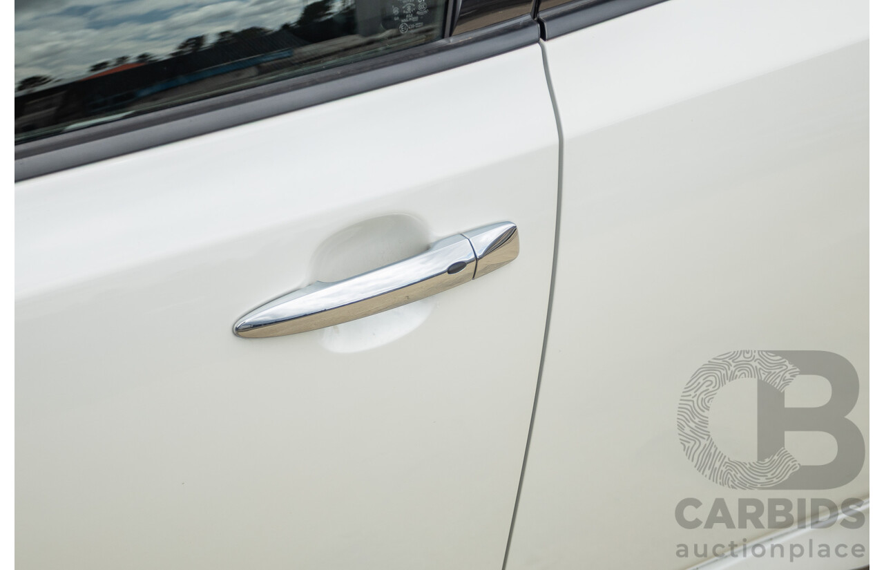 02/2018 Nissan Leaf ZE1 5d Hatchback Ivory Pearl /Dark Blue Pearl Dedicated Electric EV AC110kW - 07/21 Import