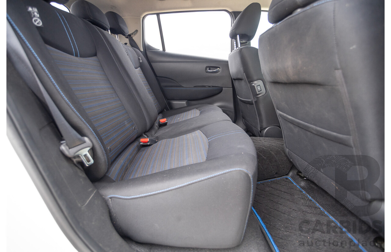 02/2018 Nissan Leaf ZE1 5d Hatchback Ivory Pearl /Dark Blue Pearl Dedicated Electric EV AC110kW - 07/21 Import