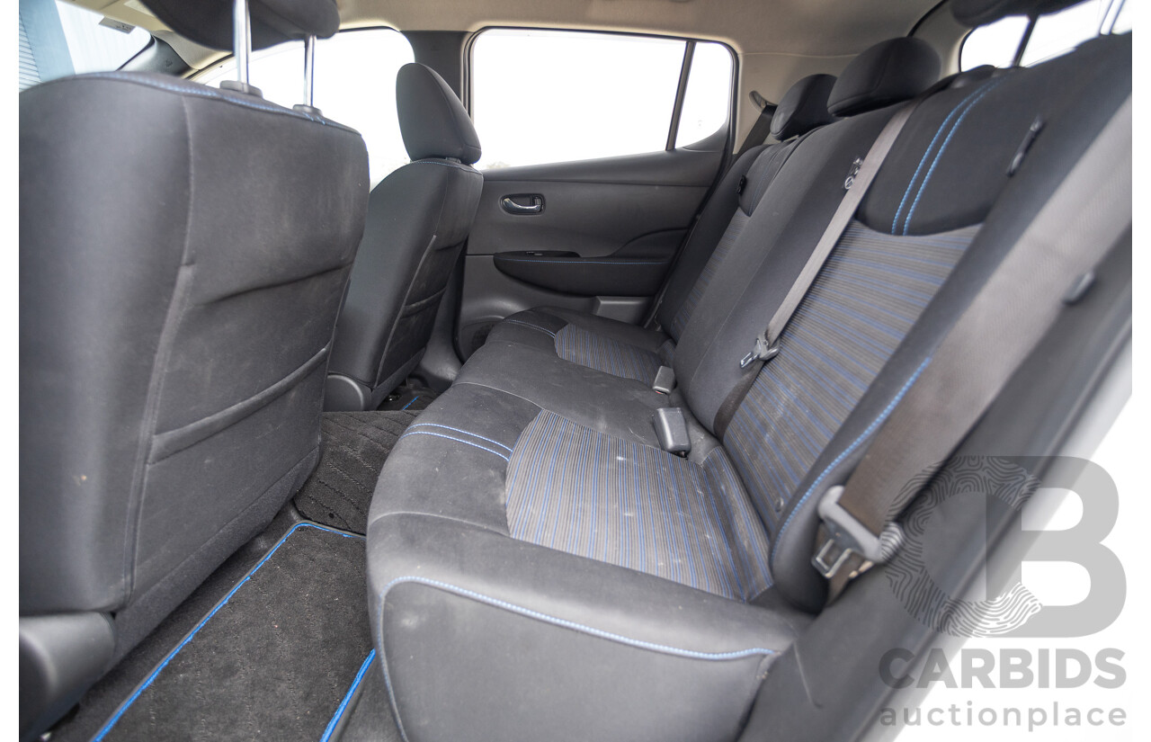 02/2018 Nissan Leaf ZE1 5d Hatchback Ivory Pearl /Dark Blue Pearl Dedicated Electric EV AC110kW - 07/21 Import