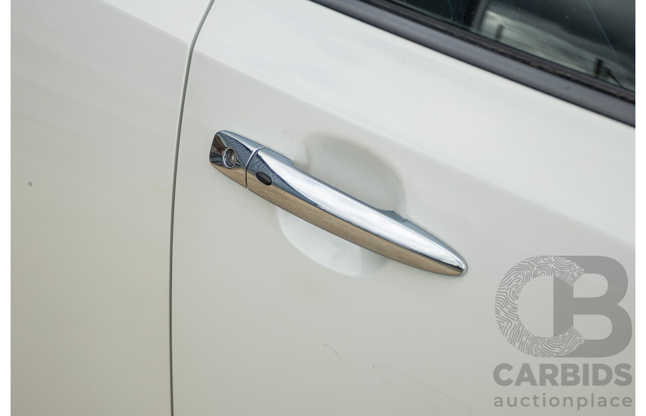 02/2018 Nissan Leaf ZE1 5d Hatchback Ivory Pearl /Dark Blue Pearl Dedicated Electric EV AC110kW - 07/21 Import