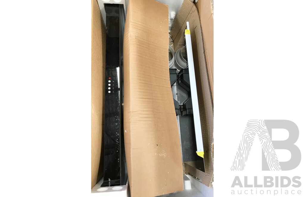 Smeg 90cm Wall Mount Rangehood