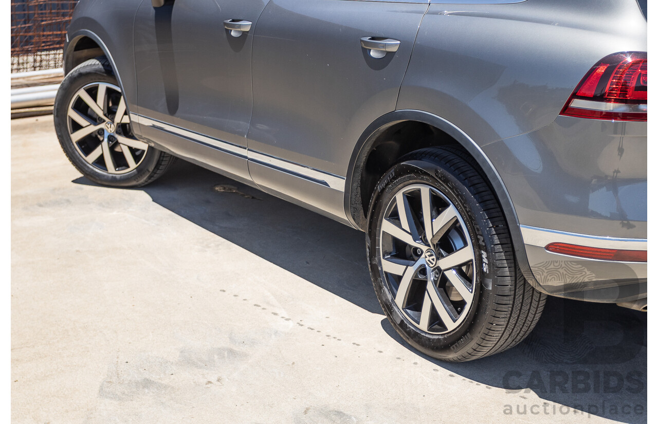 11/2017 Volkswagen Touareg 150 TDI Monochrome (AWD) 7P MY18 4D Wagon Canyon Grey Turbo Diesel 3.0L