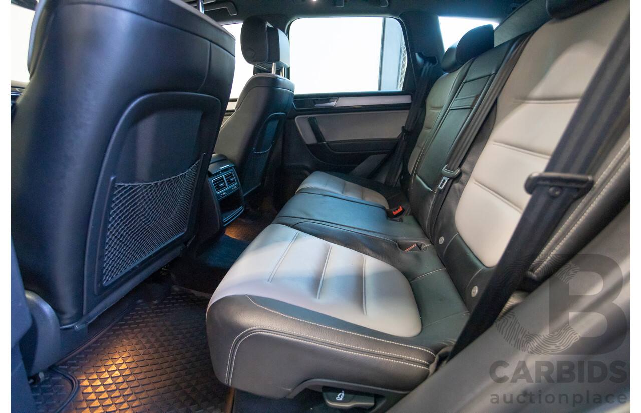 11/2017 Volkswagen Touareg 150 TDI Monochrome (AWD) 7P MY18 4D Wagon Canyon Grey Turbo Diesel 3.0L