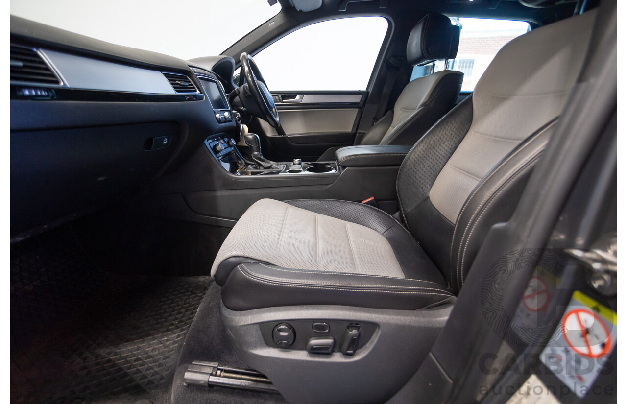 11/2017 Volkswagen Touareg 150 TDI Monochrome (AWD) 7P MY18 4D Wagon Canyon Grey Turbo Diesel 3.0L