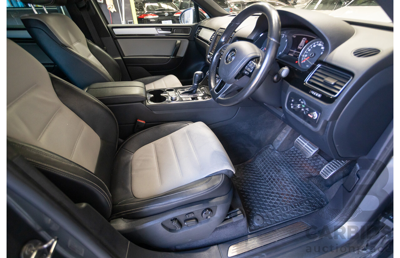 11/2017 Volkswagen Touareg 150 TDI Monochrome (AWD) 7P MY18 4D Wagon Canyon Grey Turbo Diesel 3.0L