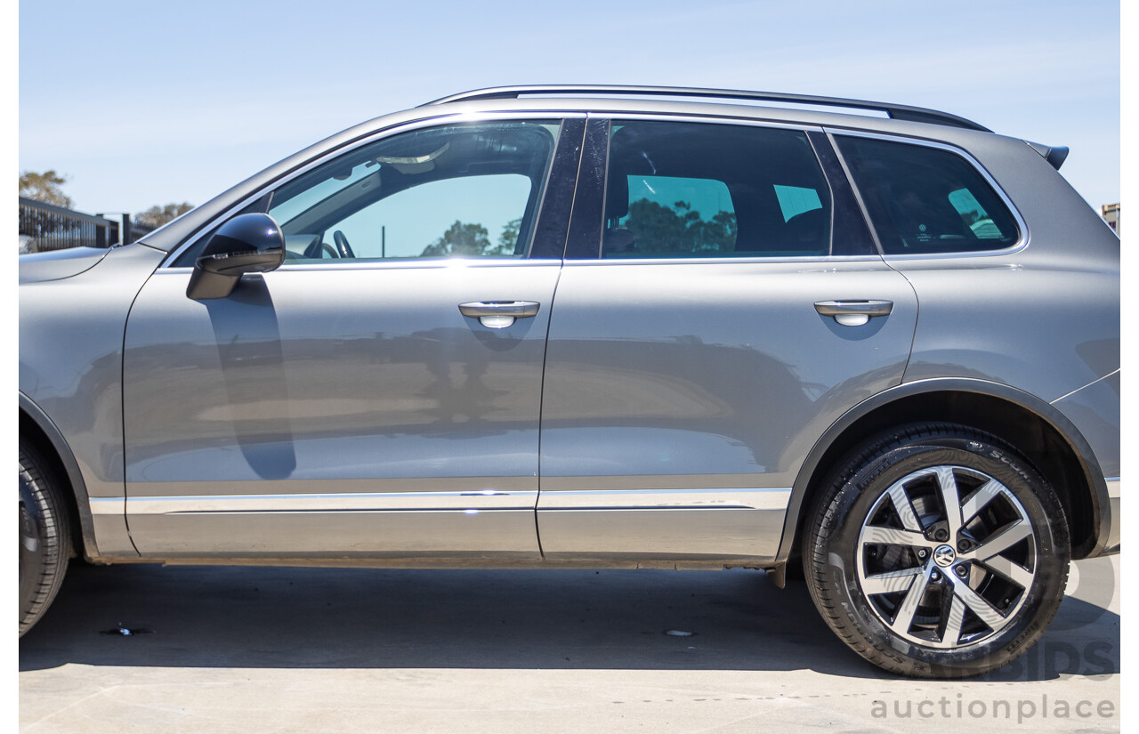 11/2017 Volkswagen Touareg 150 TDI Monochrome (AWD) 7P MY18 4D Wagon Canyon Grey Turbo Diesel 3.0L