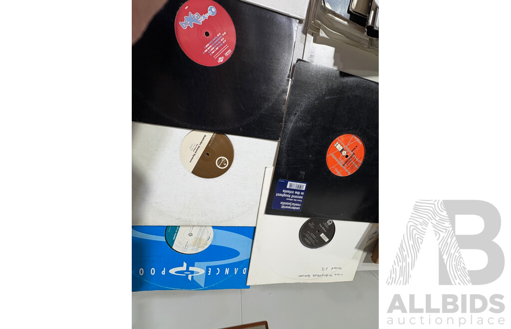 Collection of Approx 35 Early Electronic Dance Music 12-Inch Singles Including Underworld, Deep Dish, Dimitri From Paris, Dubtribe Sound System, Café del Mar & More