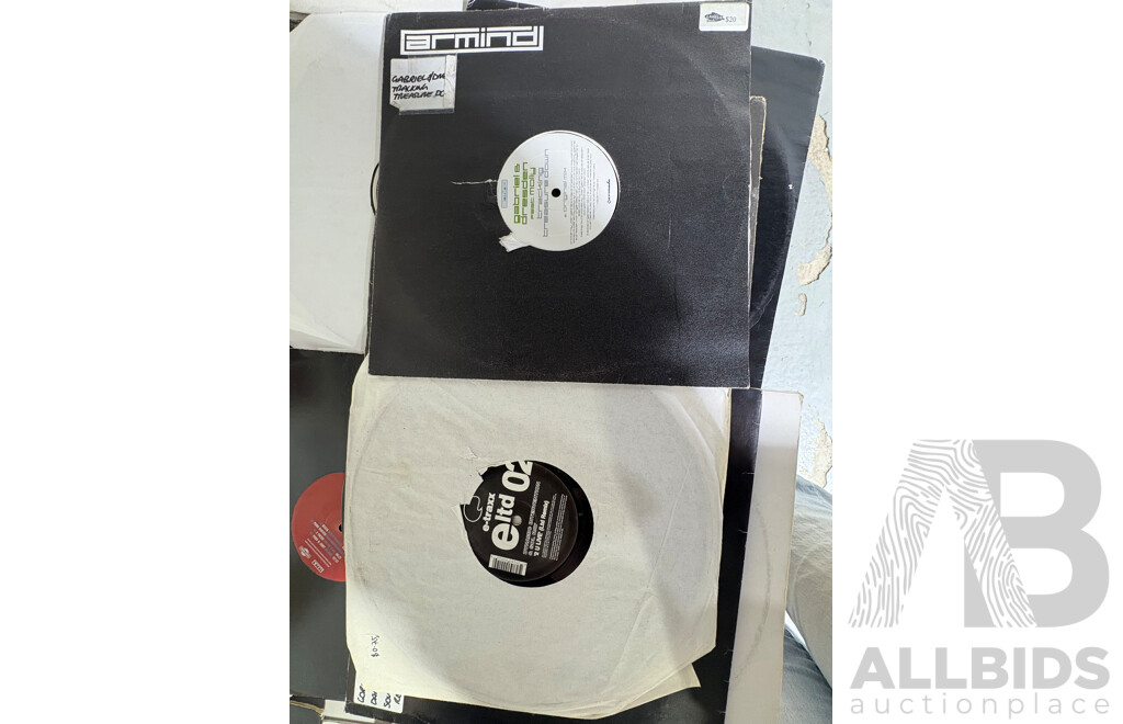 Collection of Approx 35 Early Electronic Dance Music 12-Inch Singles Including Underworld, Deep Dish, Dimitri From Paris, Dubtribe Sound System, Café del Mar & More