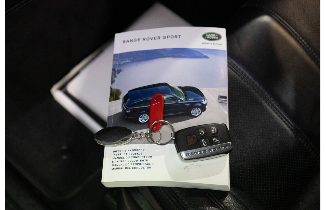 01/2017 Land Rover Range Rover Sport 3.0 TDV6 SE (AWD) LW MY17 4d Wagon Fuji White Turbo Diesel V6 3.0L