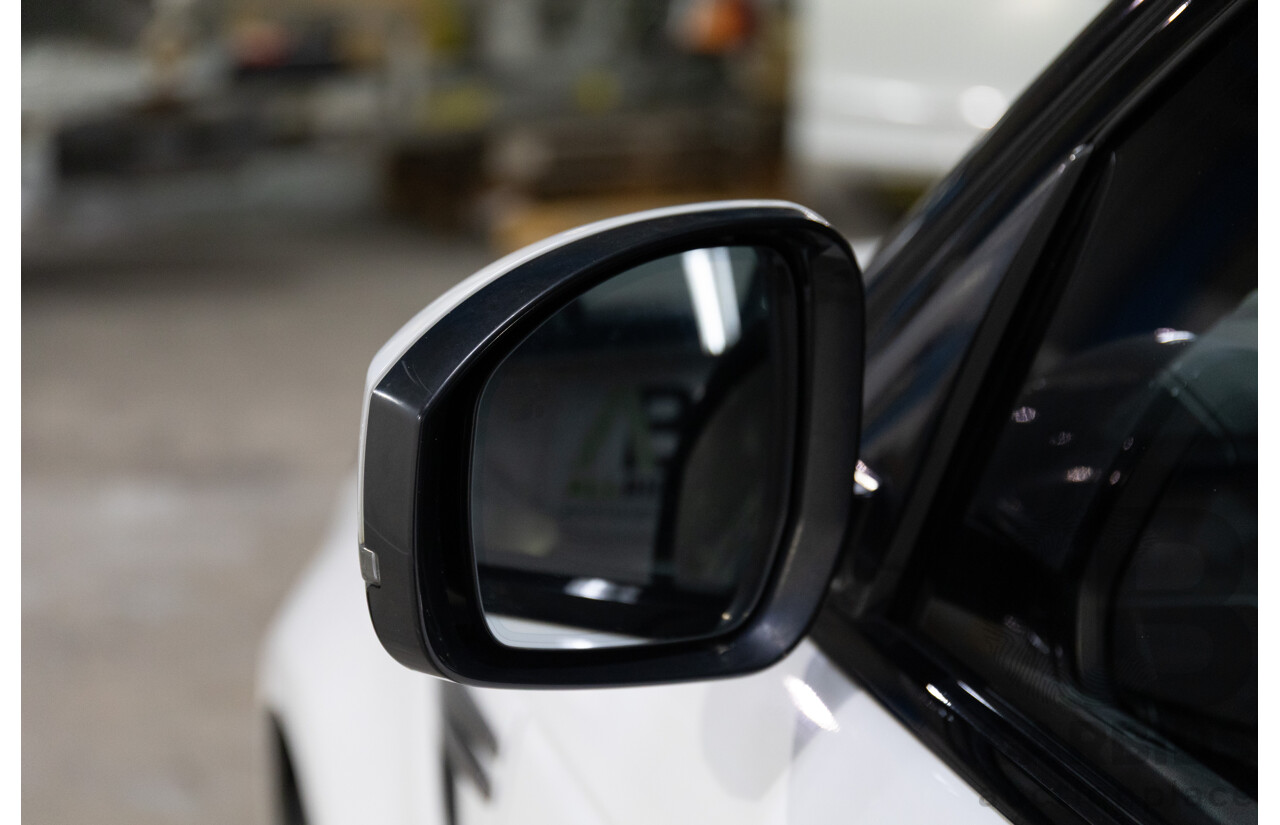 01/2017 Land Rover Range Rover Sport 3.0 TDV6 SE (AWD) LW MY17 4d Wagon Fuji White Turbo Diesel V6 3.0L