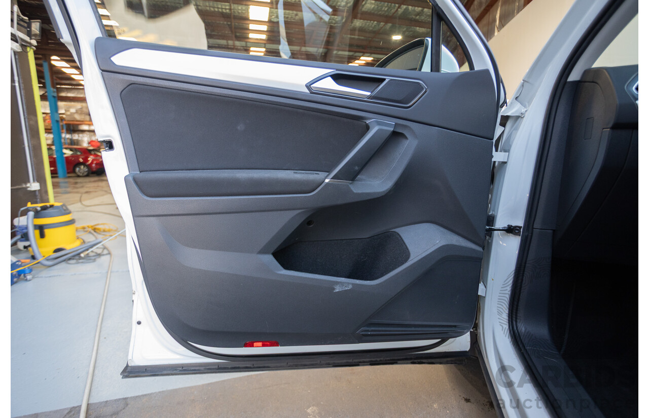 8/2017 Volkswagen Tiguan 132TSI Comfortline (AWD) 5NA MY18 4d Wagon Pure White Turbo 2.0L