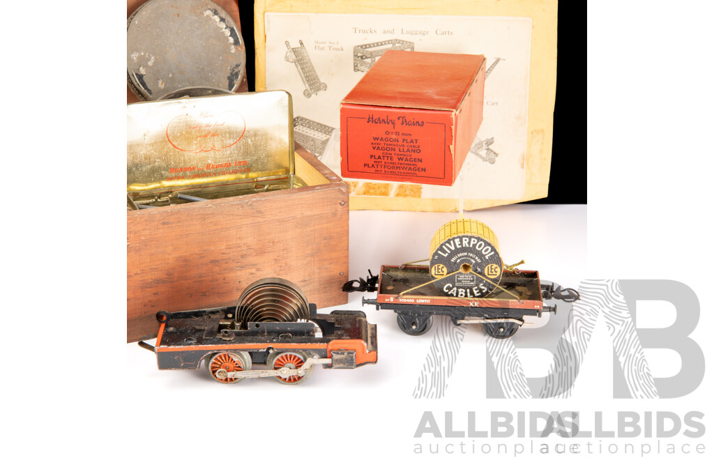 Timber Box of Vintage Meccano Pulleys, Wheels, Chain, Brackets with Boxed Hornby O Gauge Flat Truck with Cable Drum and Steam Locomotive Chassis