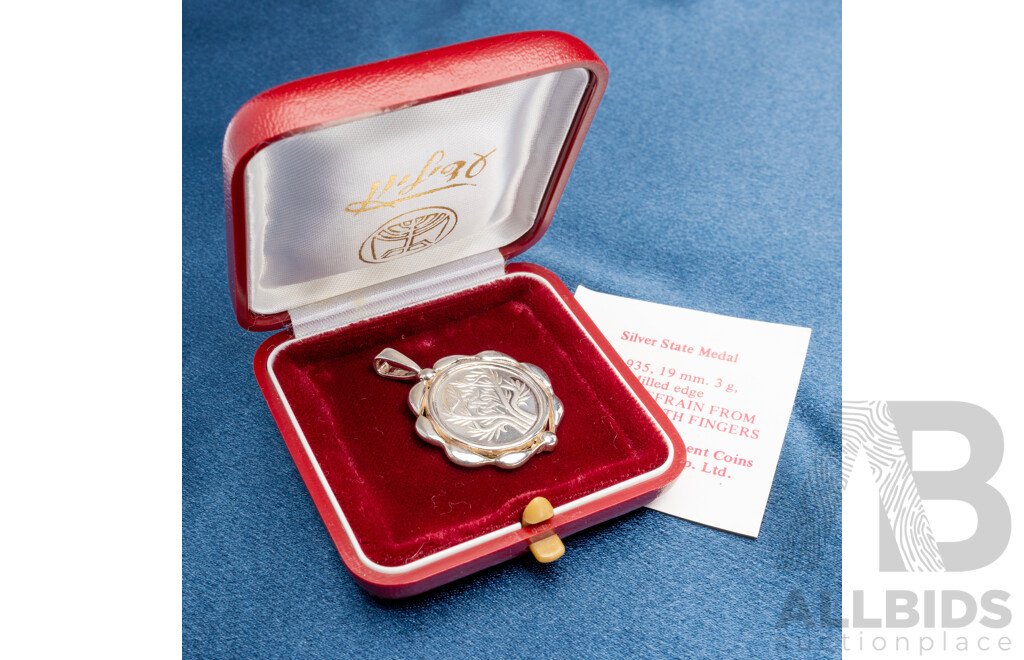Sterling Silver Coin Pendant 26mm, Issued by the Israel Government Coins & Medals Corp Ltd, 6.20 Grams
