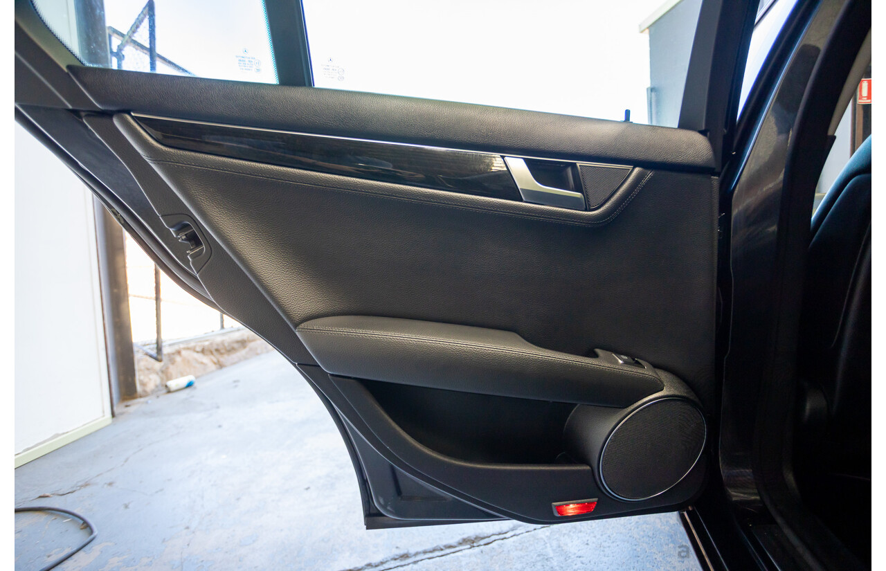 06/2011 Mercedes-Benz C250 CGI Avantgarde W204 MY10 UPGRADE 4D Sedan Magnetite Black Metallic 1.8L