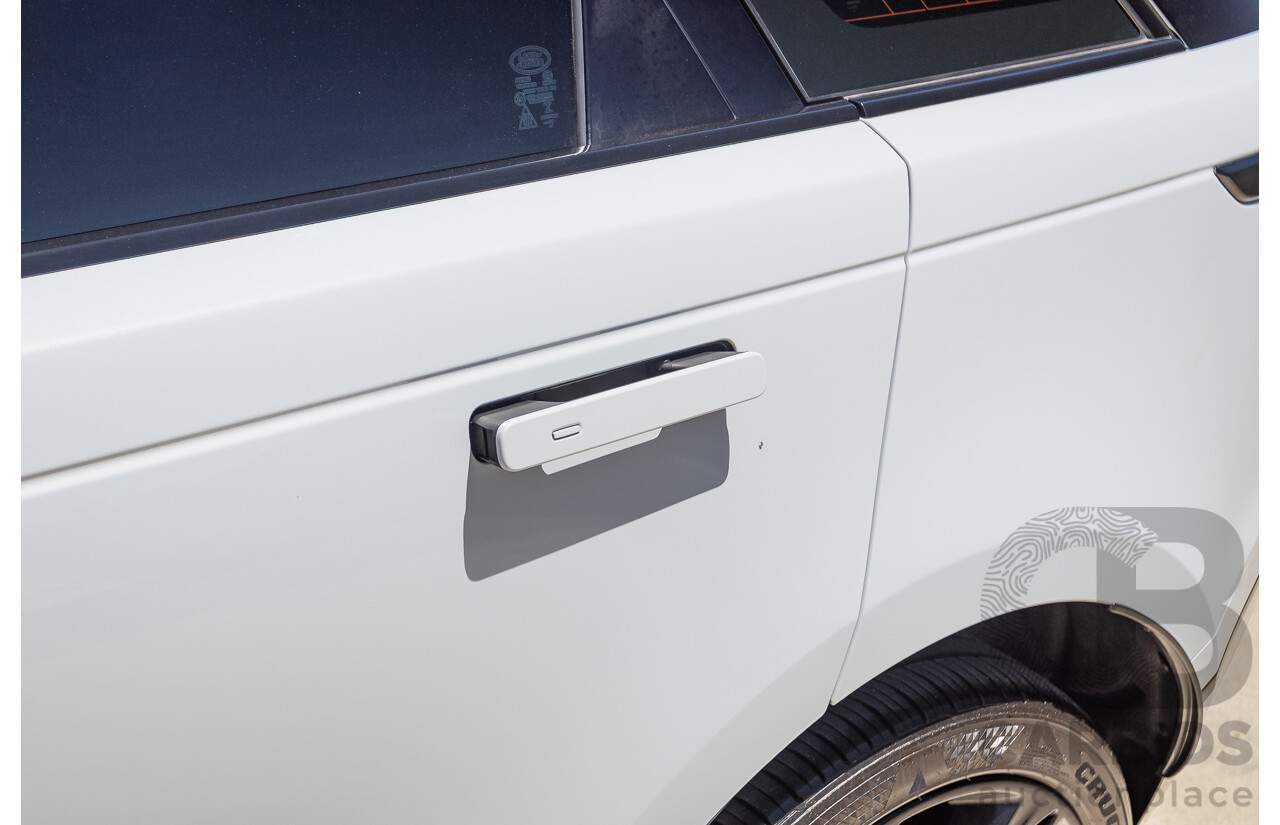 09/2017 Range Rover Velar D240 R-DYNAMIC S (AWD) MY18 4D Wagon Glacier White Turbo Diesel 2.0L