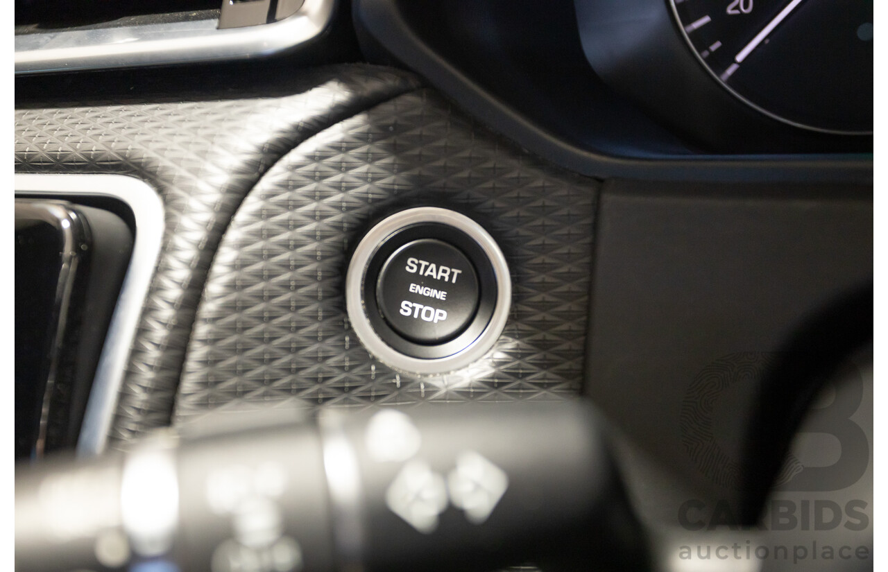 09/2017 Range Rover Velar D240 R-DYNAMIC S (AWD) MY18 4D Wagon Glacier White Turbo Diesel 2.0L