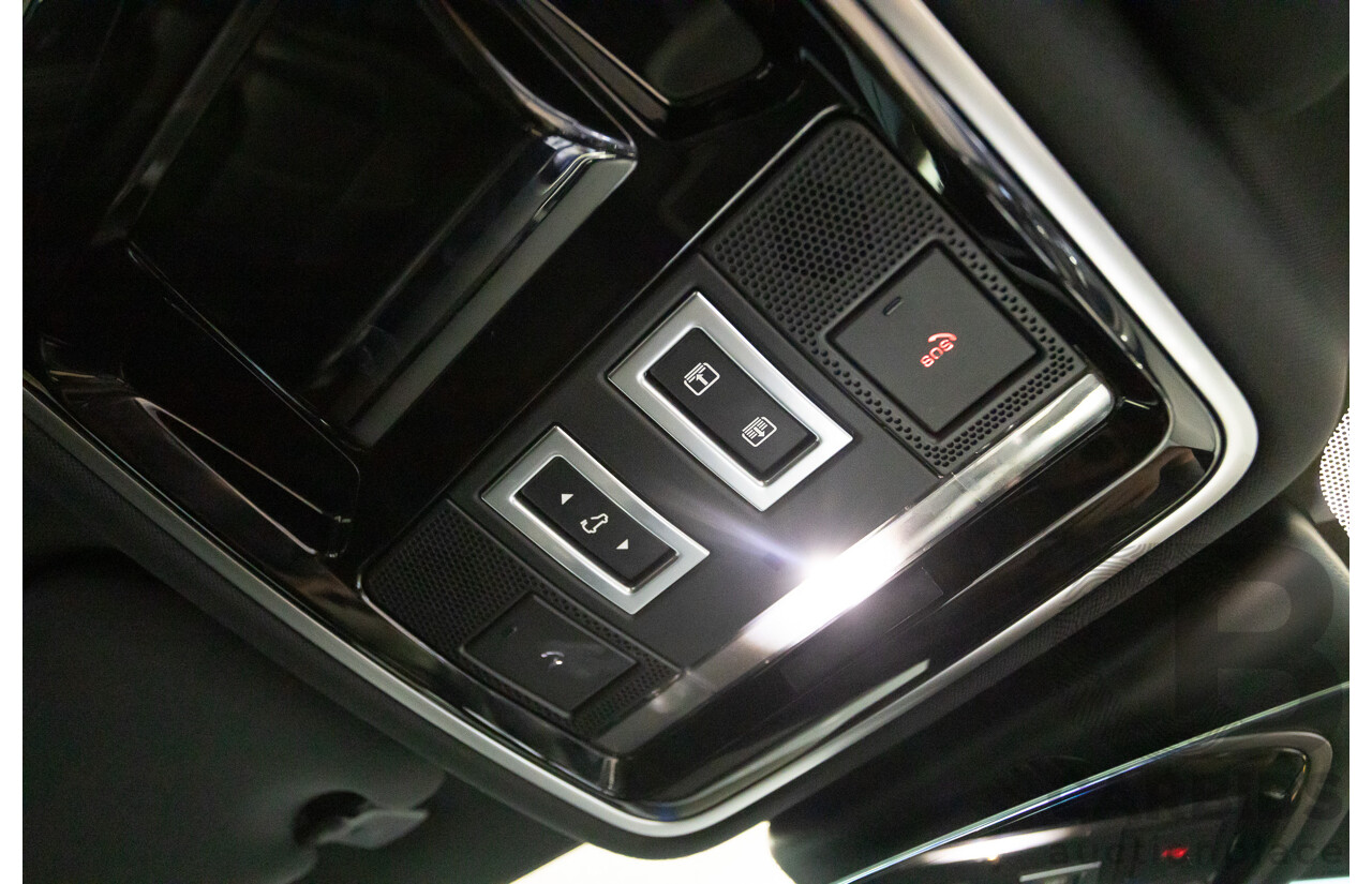 09/2017 Range Rover Velar D240 R-DYNAMIC S (AWD) MY18 4D Wagon Glacier White Turbo Diesel 2.0L