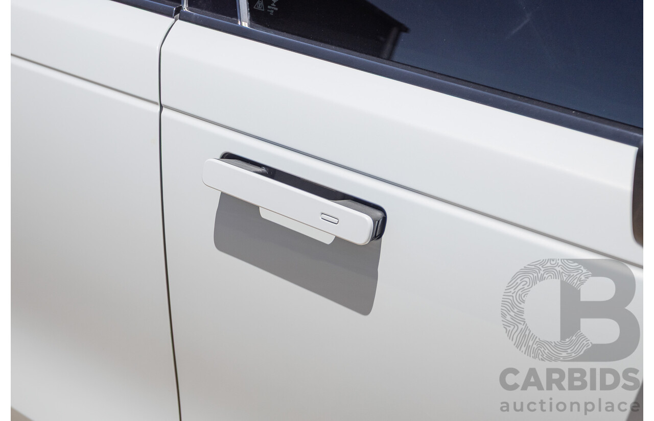 09/2017 Range Rover Velar D240 R-DYNAMIC S (AWD) MY18 4D Wagon Glacier White Turbo Diesel 2.0L