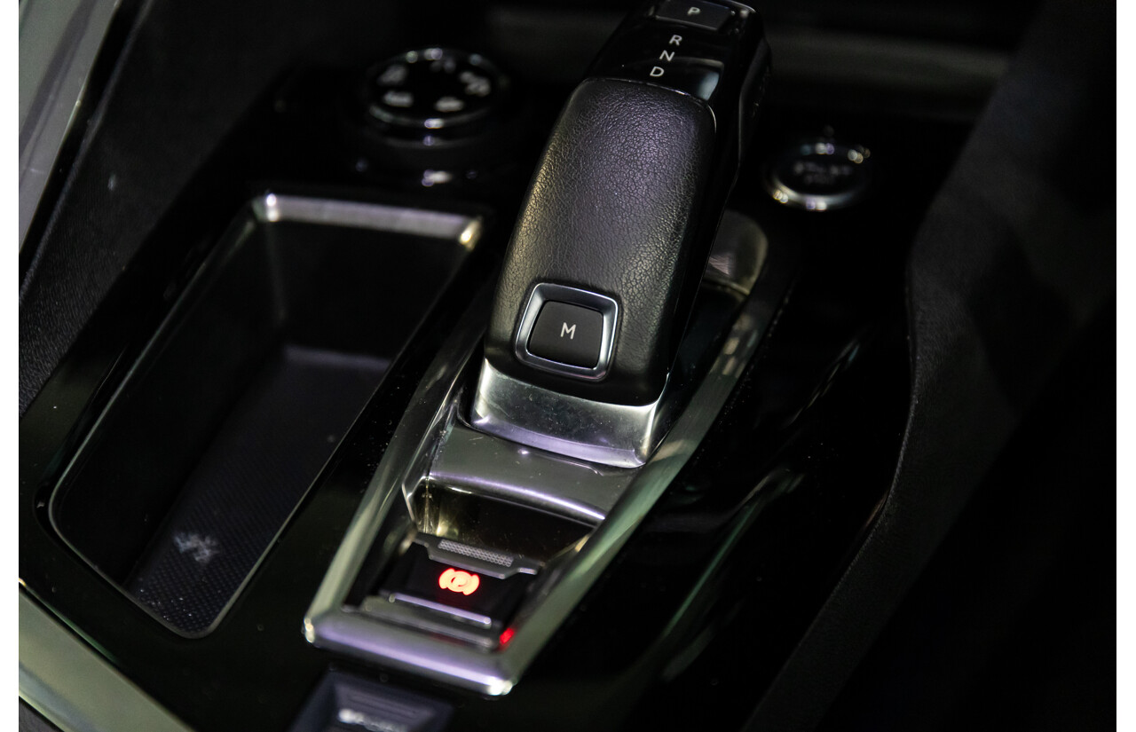 08/2017 Peugeot 3008 GT Line (FWD) P84 4d Wagon Cumulus Grey Metallic Turbo 1.6L