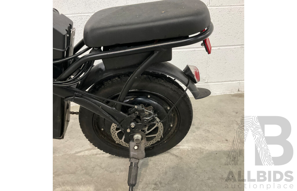 TDT013Z Black Foldable E-Bike