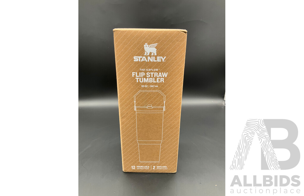 STANLEY the IceFlow Flip Straw Tumbler 887ml - Vivid Violet