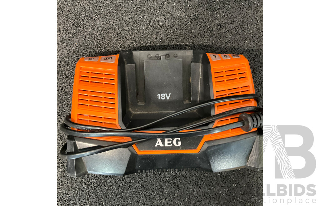 AEG BSS18C12Z Impact Wrench & Impact Driver with Battery, Charger and Carry Bag & a Case of Impact Socket Set