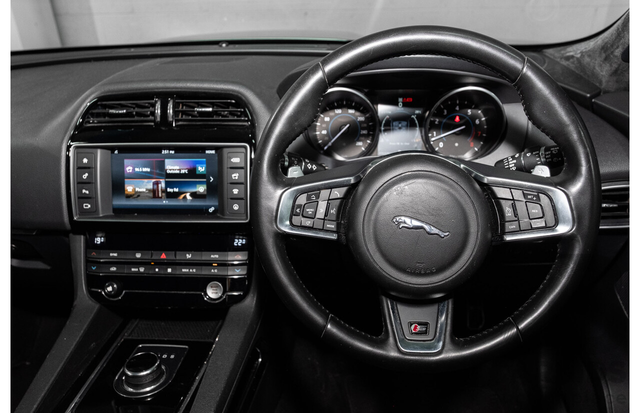 05/2018 Jaguar F-Pace 35t S (AWD 280kW) X761 MY18.5 4d Wagon Indus Silver Metallic Supercharged V6 3.0L