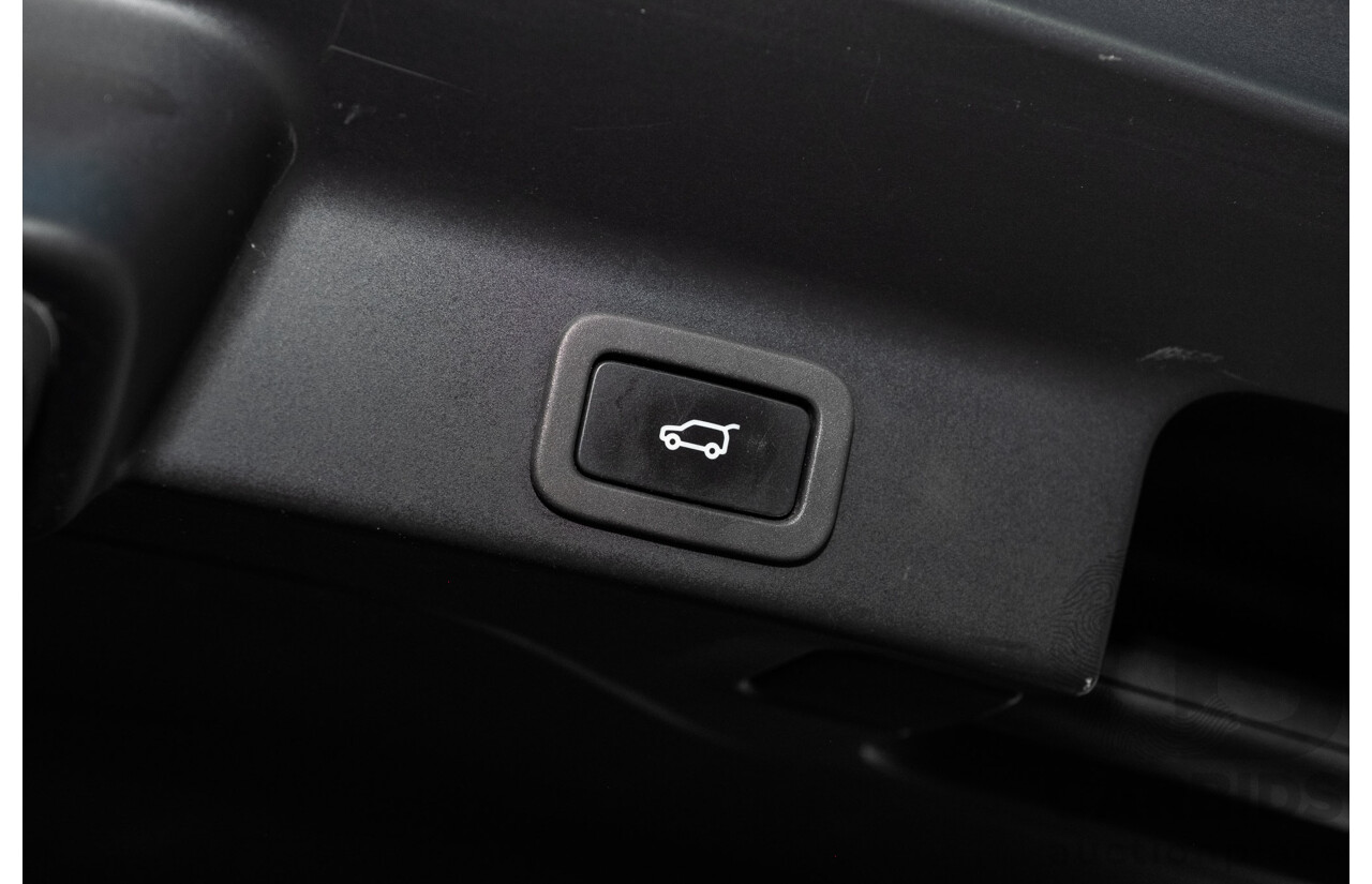 05/2018 Jaguar F-Pace 35t S (AWD 280kW) X761 MY18.5 4d Wagon Indus Silver Metallic Supercharged V6 3.0L