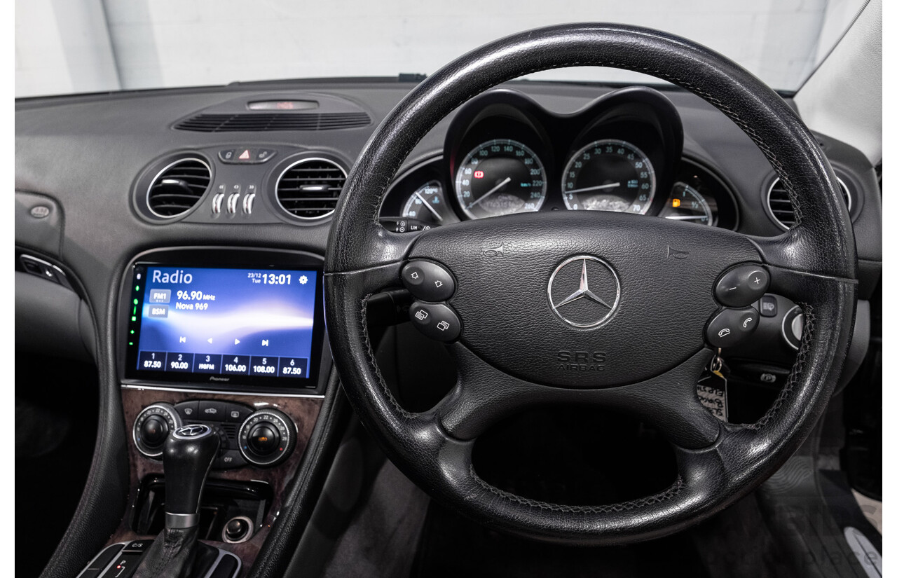 09/2005 Mercedes-Benz SL350 (RWD) R230 2D Convertible Obsidian Black Metallic V6 3.7L