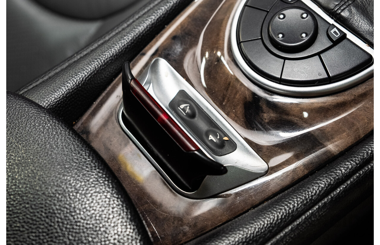 09/2005 Mercedes-Benz SL350 (RWD) R230 2D Convertible Obsidian Black Metallic V6 3.7L