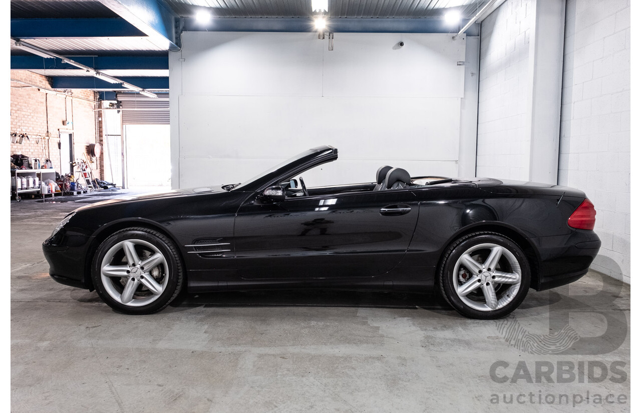 09/2005 Mercedes-Benz SL350 (RWD) R230 2D Convertible Obsidian Black Metallic V6 3.7L