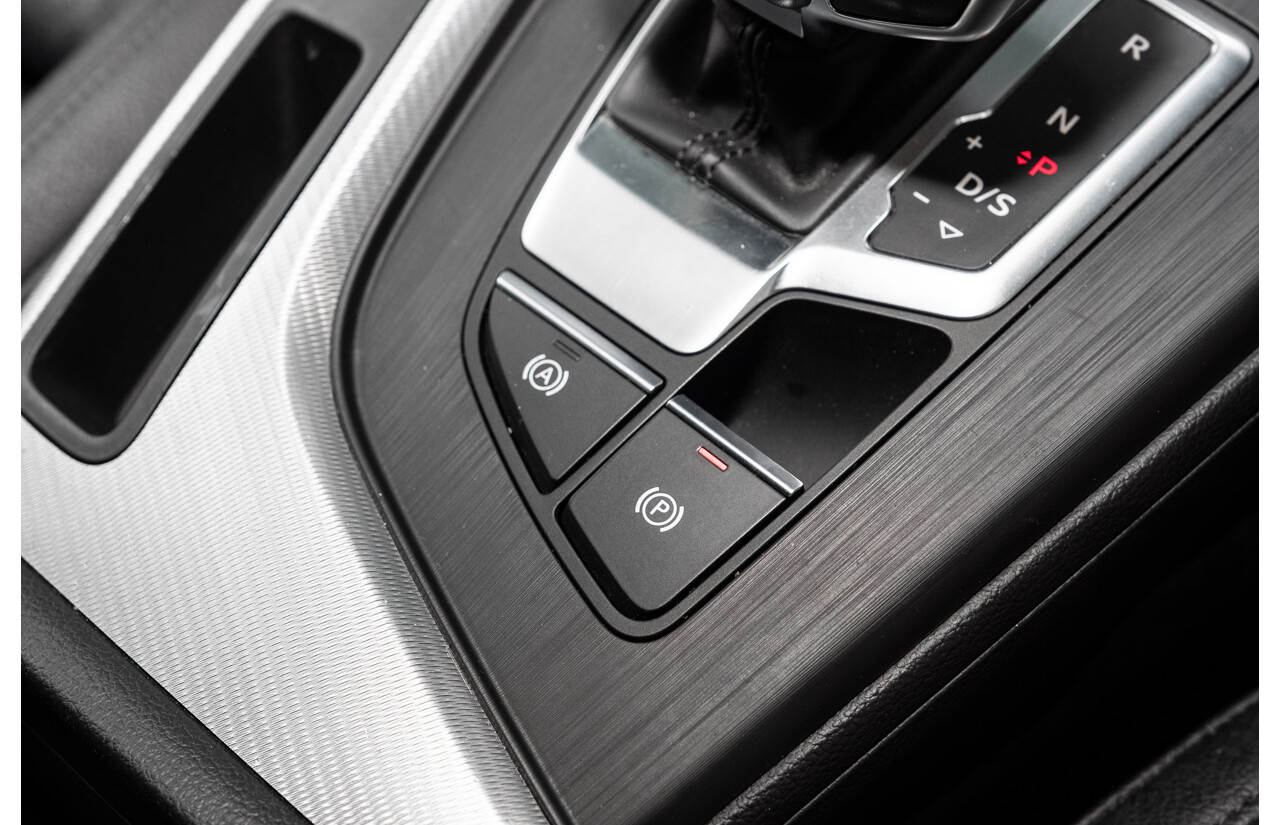 10/2016 Audi A4 Avant 2.0 TFSI S-Tronic Sport (FWD) F4 (B9) 4d Wagon Glacier White Turbo 2.0L