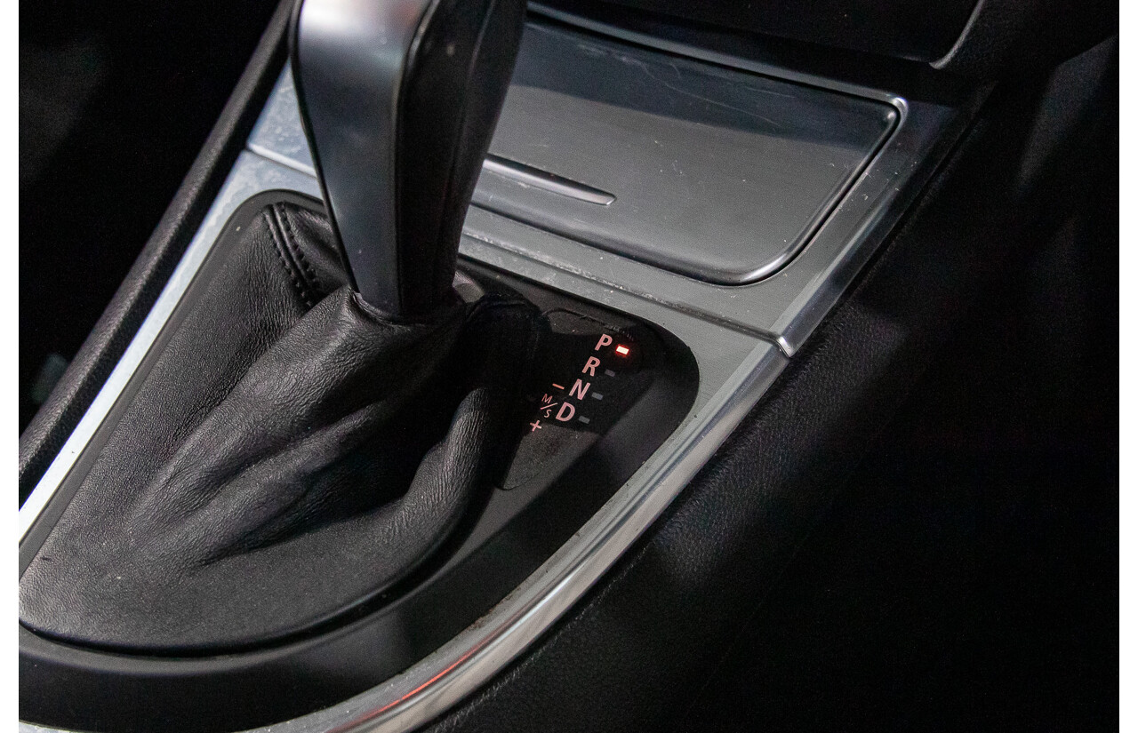 4/2013 BMW 120i M Sport E82 MY12.5 2d Coupe Alpine White 2.0L