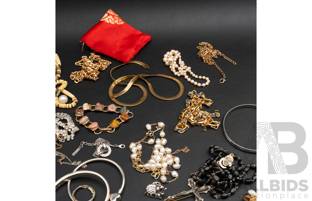 Large Collection of Assorted Jewellery