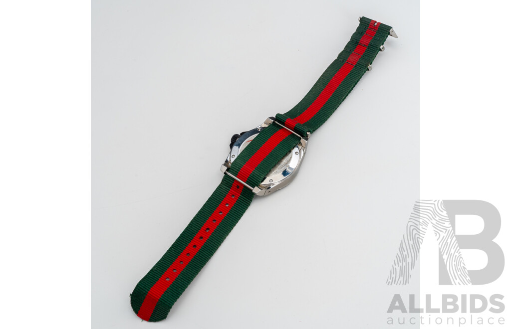 2016 Gucci YA136209 Dive Black Dial 45mm Stainless Steel XL Collection Men's Watch