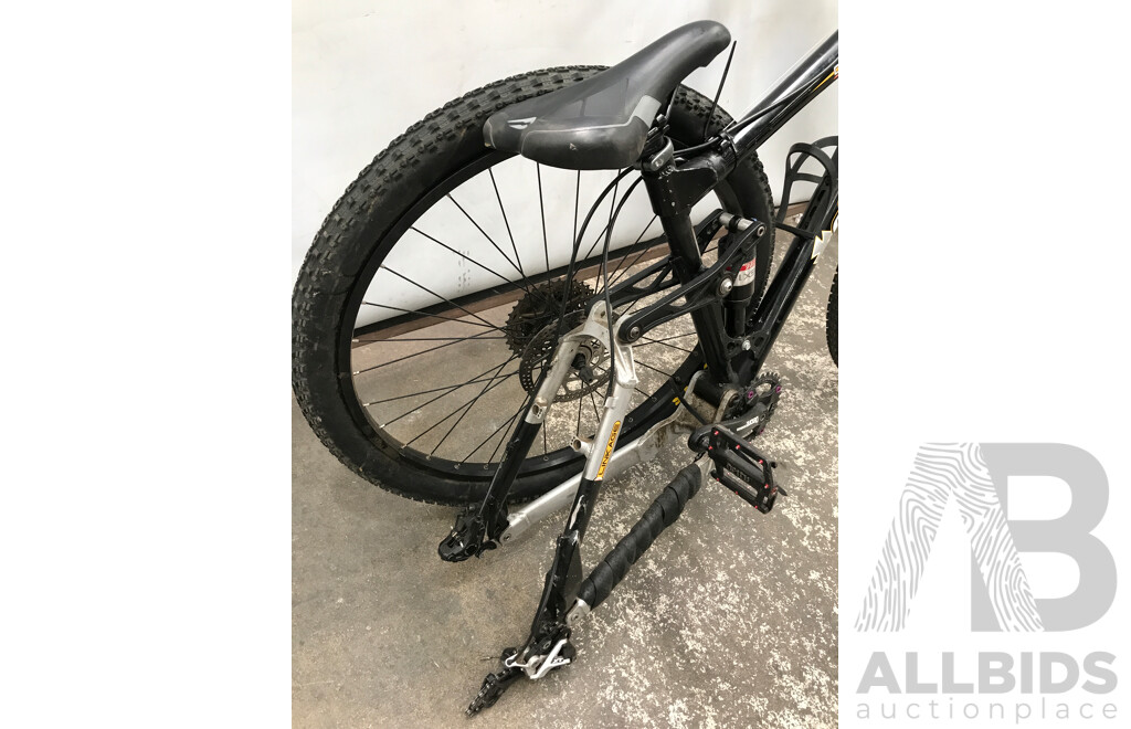 Da Bomb Cherry Bomb Hybrid Bike