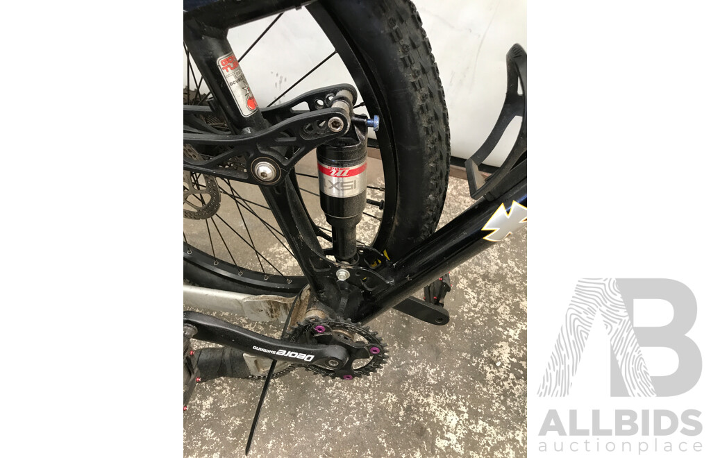 Da Bomb Cherry Bomb Hybrid Bike