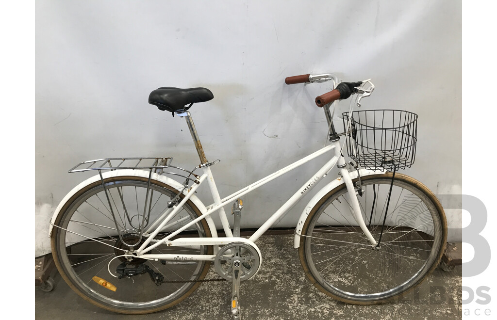 Nixeycles 7 Speed Cruiser Bike