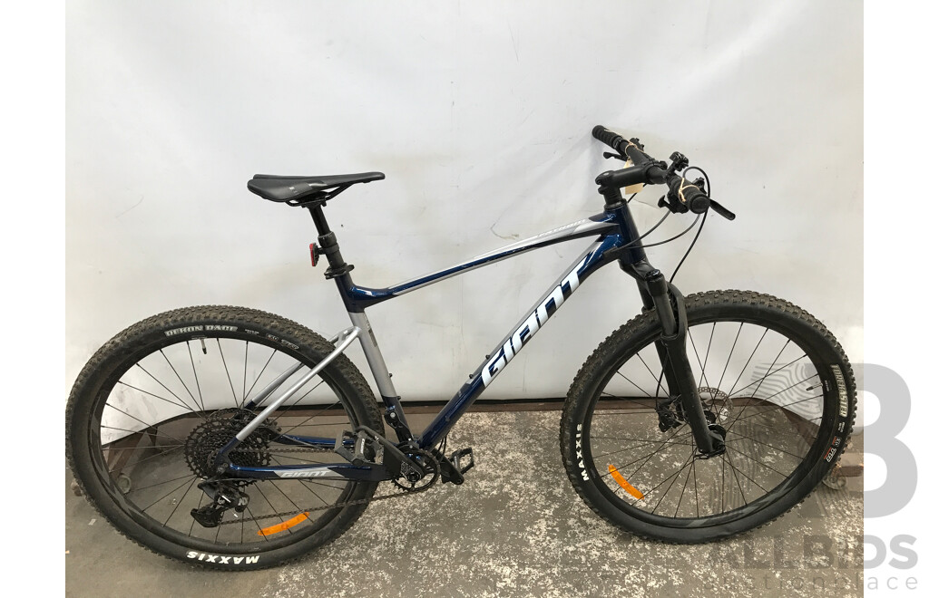 Giant Fathom 18 Speed Mountain Bike