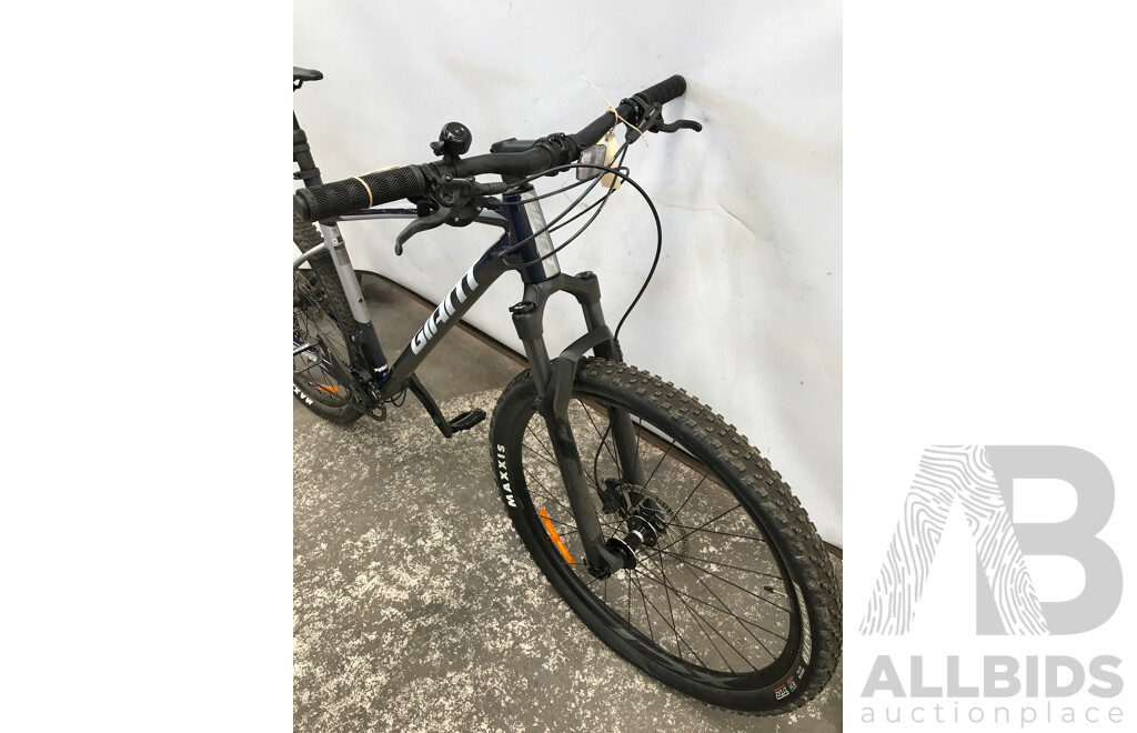 Giant Fathom 18 Speed Mountain Bike