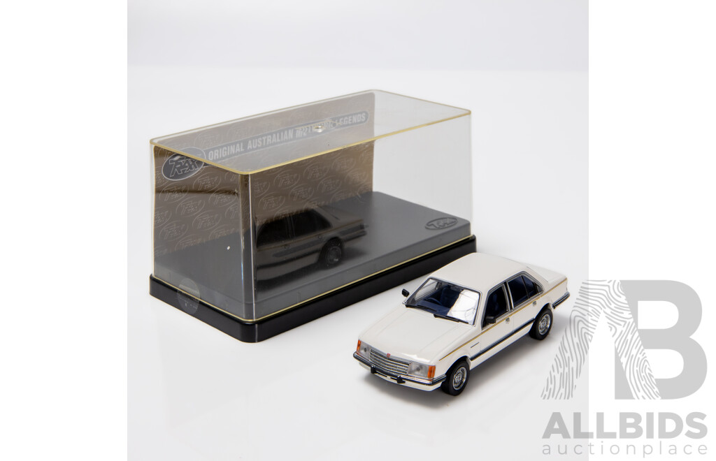 TRAX 1978 Holden VB Commodore SL/E Sedan White TR60C 1:43 Scale Model Car