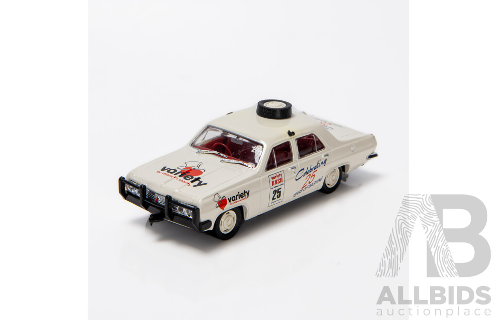 TRAX 1966 Holden HR Sedan Variety Bash Special White TR32F 1:43 Scale Model Car
