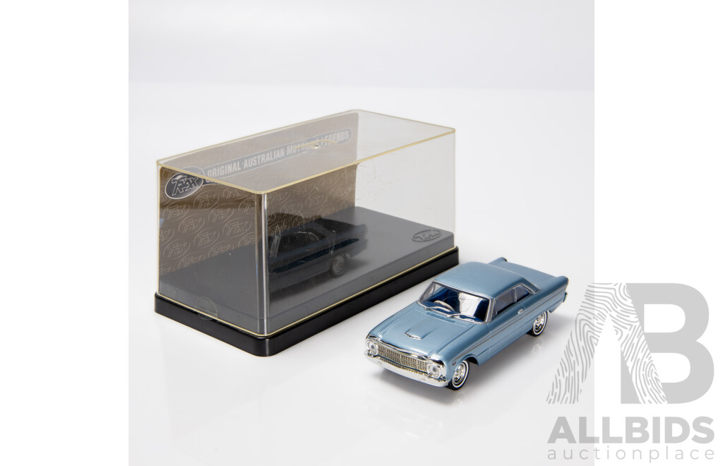 TRAX 1964 Ford XM Futura Hardtop Coupe Silver Blue Metallic TR50B 1:43 Scale Model Car