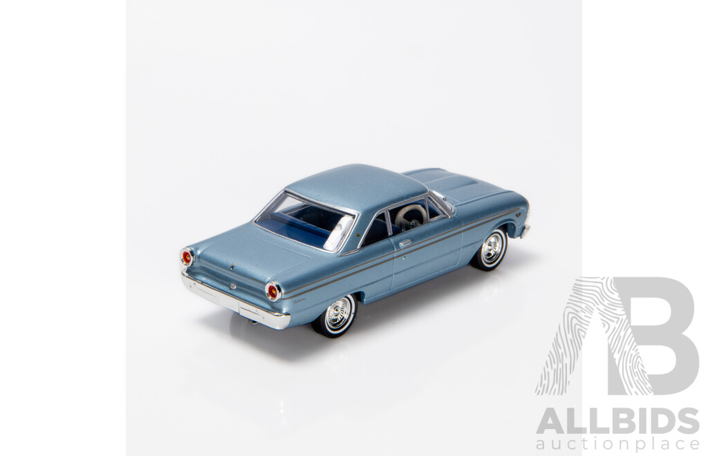 TRAX 1964 Ford XM Futura Hardtop Coupe Silver Blue Metallic TR50B 1:43 Scale Model Car