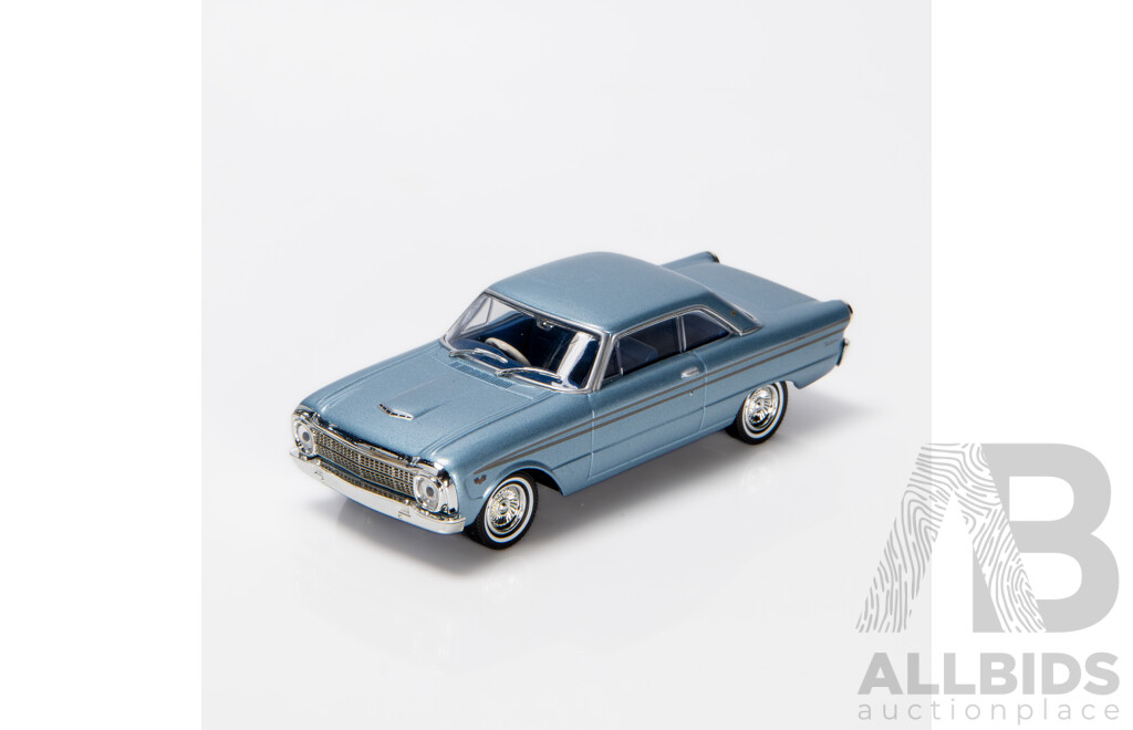 TRAX 1964 Ford XM Futura Hardtop Coupe Silver Blue Metallic TR50B 1:43 Scale Model Car