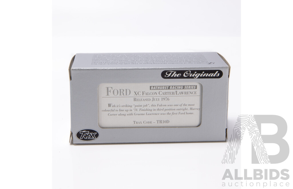 TRAX 1976 Ford XC Falcon Hardtop Coupe Carter / Lawrence Bathurst Racing Series TR10D 1:43 Scale Model Car