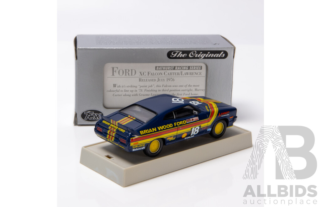 TRAX 1976 Ford XC Falcon Hardtop Coupe Carter / Lawrence Bathurst Racing Series TR10D 1:43 Scale Model Car